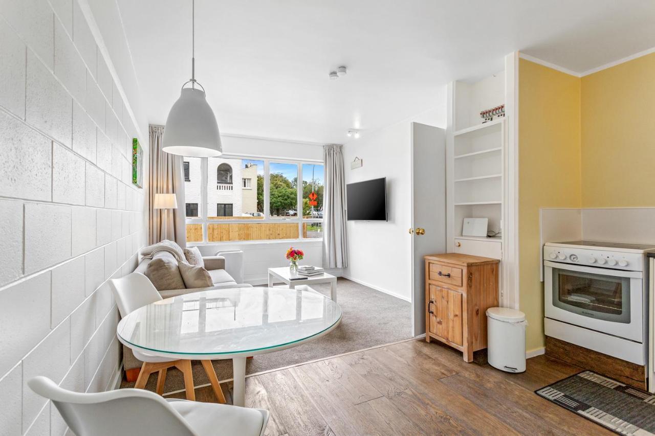 One Bedroom Apartment, Heart Of Newmarket Auckland Exteriör bild
